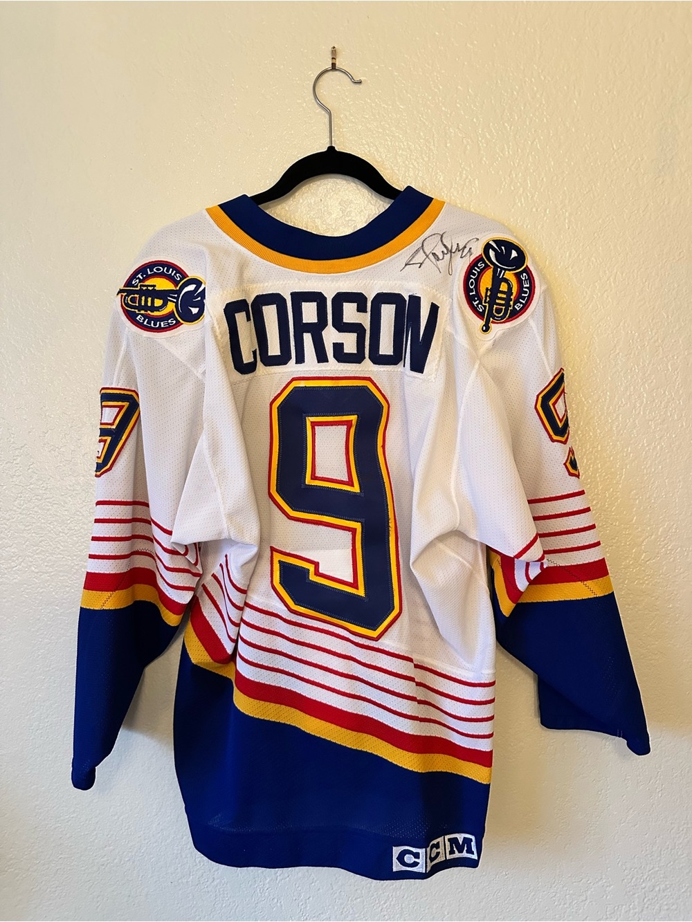 St. Louis Blues Autographed Corson #9 CCM White Hockey Jersey Signed